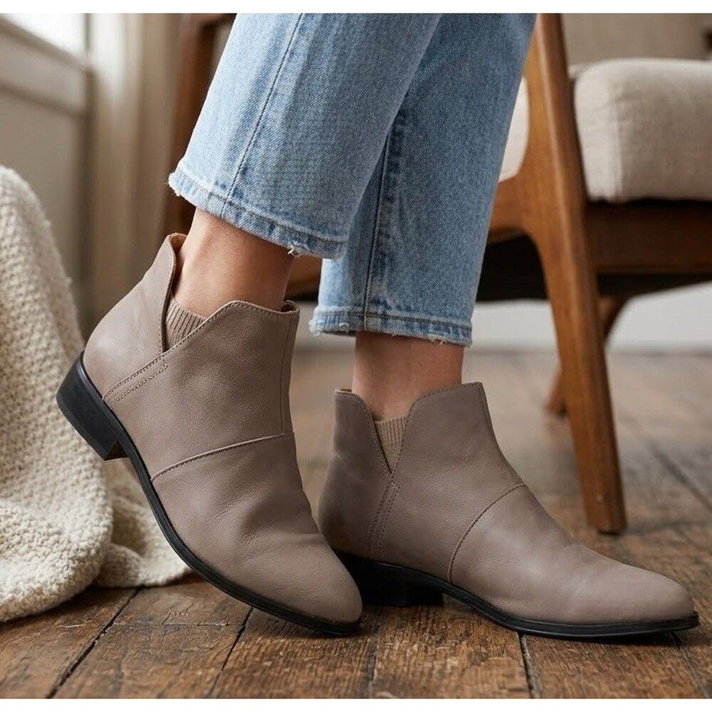 Lucky Brand Paramo Pull On Ankle Booties Taupe Leather Almond Toe Women’s 7M